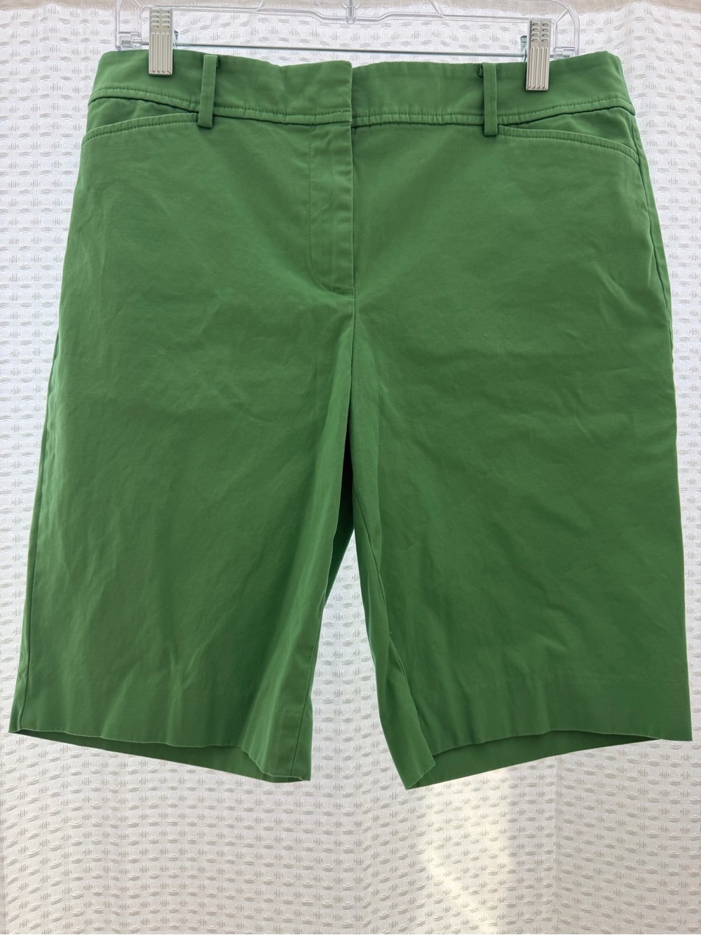 Talbots Perfect Shorts Size 8 Green Bermuda Walking Shorts